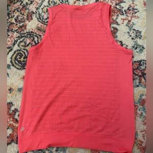 Lululemon train tank! Size 6!
